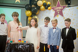 ВЫПУСКНОЙ В ШКОЛЕ ВЫПУСКНОЙ В ШКОЛЕ